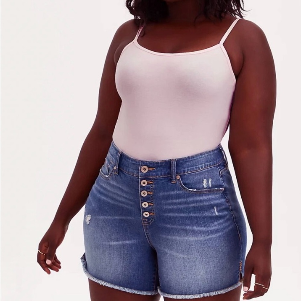 Torrid Plus 
NWT Pink Foxy Scoop Neck Cami